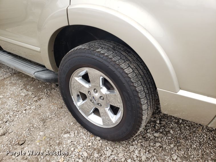 image for item ET9940 2006 Ford Explorer SUV