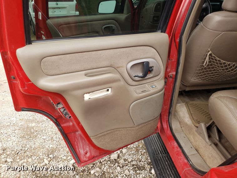 image for item ET9941 1999 Chevrolet Tahoe SUV