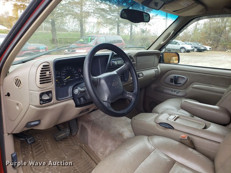 image for item ET9941 1999 Chevrolet Tahoe SUV