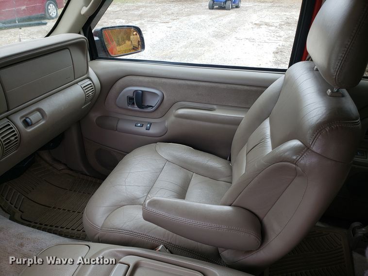 image for item ET9941 1999 Chevrolet Tahoe SUV