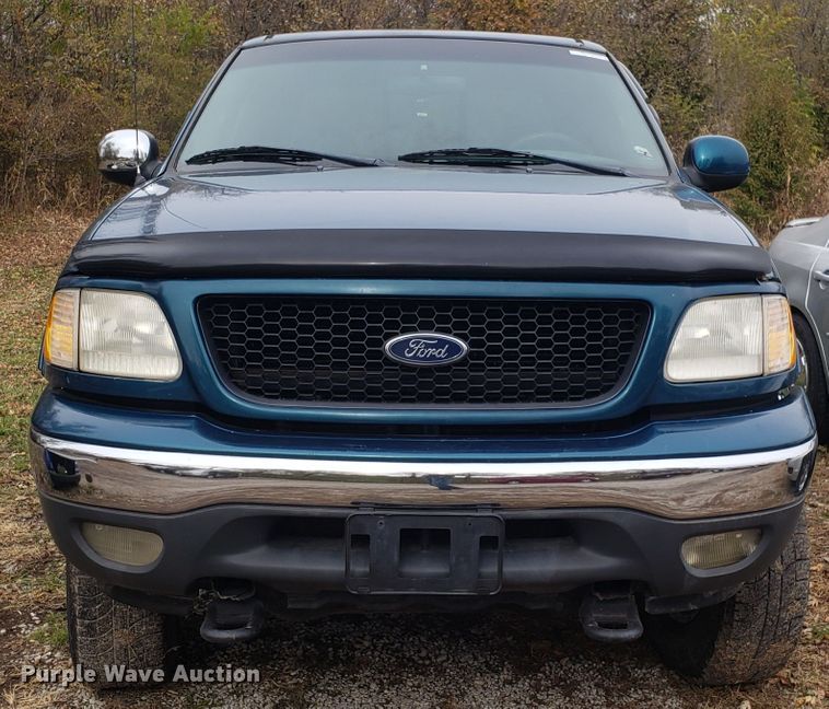 image for item ET9945 2001 Ford F150 SuperCrew pickup truck