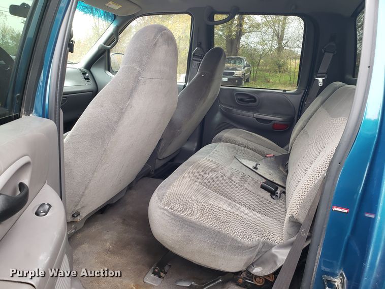 image for item ET9945 2001 Ford F150 SuperCrew pickup truck