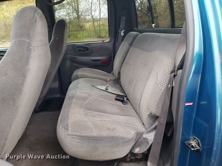 image for item ET9945 2001 Ford F150 SuperCrew pickup truck