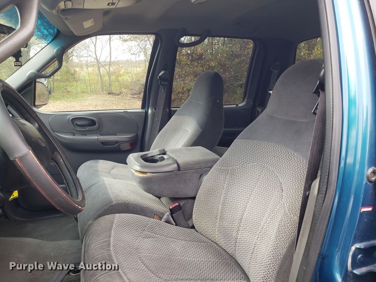 image for item ET9945 2001 Ford F150 SuperCrew pickup truck