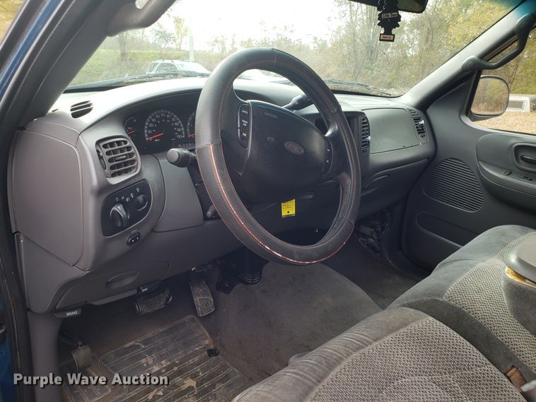 image for item ET9945 2001 Ford F150 SuperCrew pickup truck