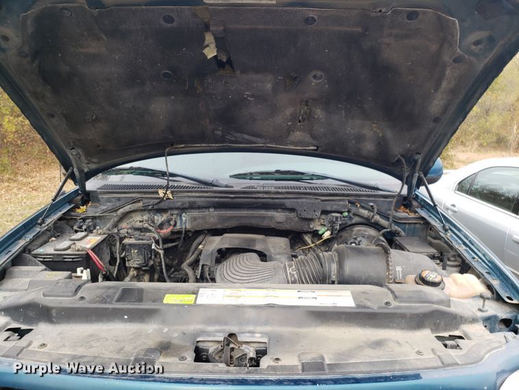 image for item ET9945 2001 Ford F150 SuperCrew pickup truck