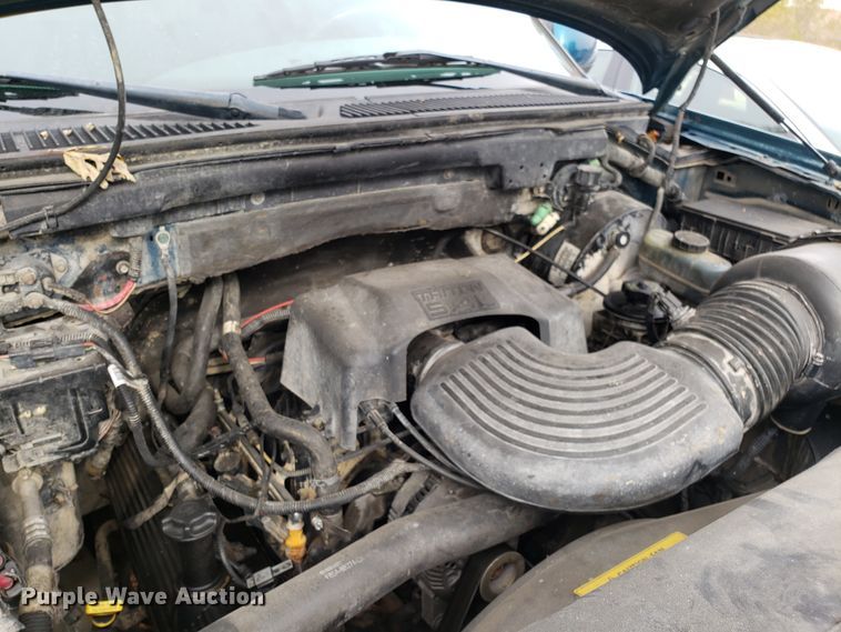 image for item ET9945 2001 Ford F150 SuperCrew pickup truck