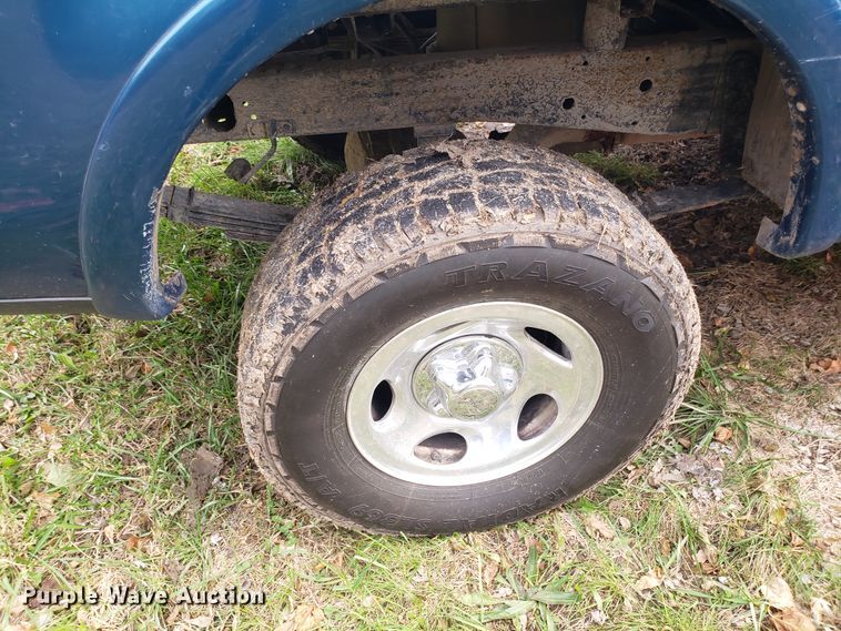 image for item ET9945 2001 Ford F150 SuperCrew pickup truck