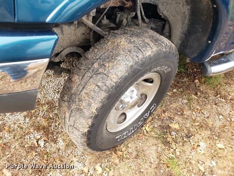 image for item ET9945 2001 Ford F150 SuperCrew pickup truck