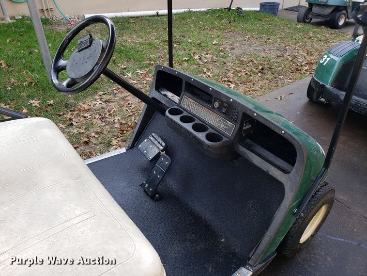 image for item ET9957 Ez-go golf cart