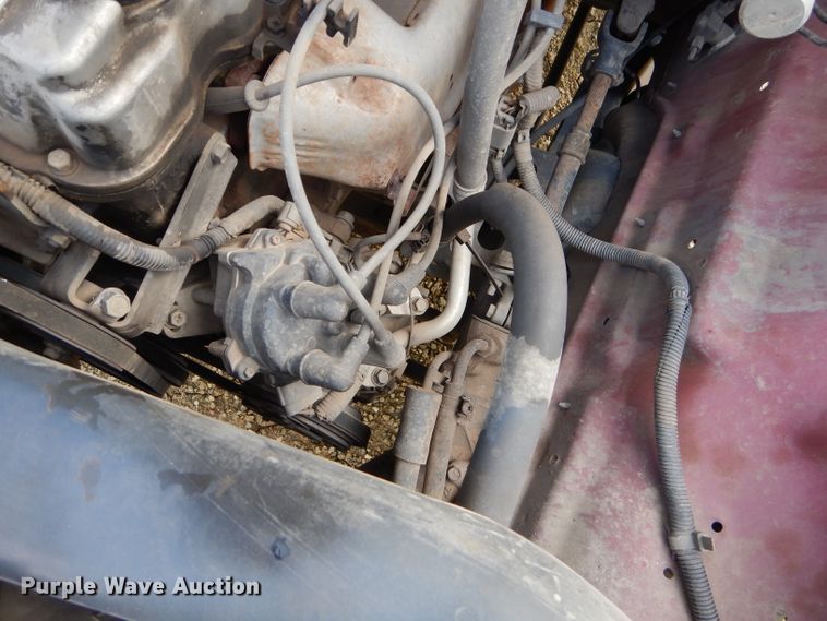 image for item EY9319 1997 Nissan King Cab pickup truck