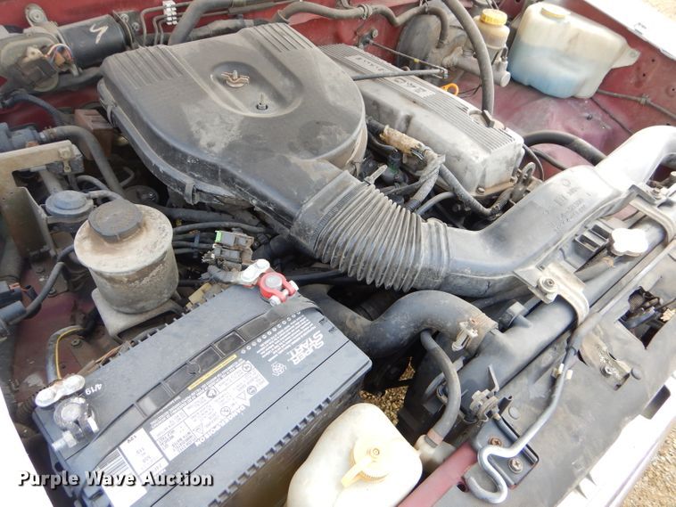 image for item EY9319 1997 Nissan King Cab pickup truck