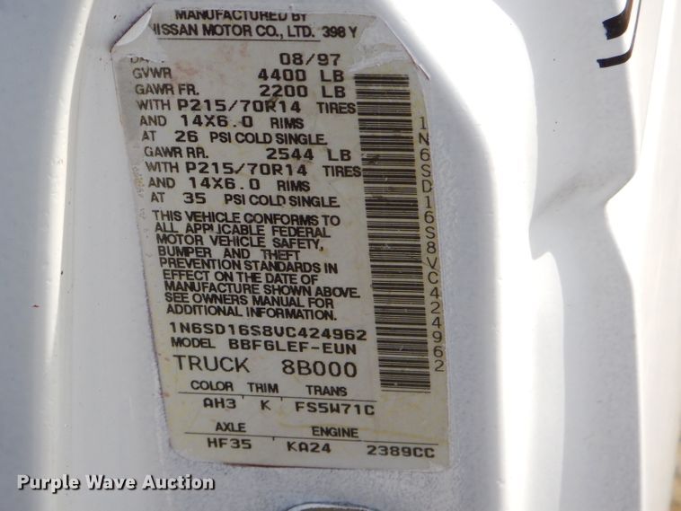 image for item EY9319 1997 Nissan King Cab pickup truck