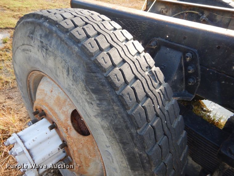 image for item EY9326 1980 Freightliner truck cab and chassis