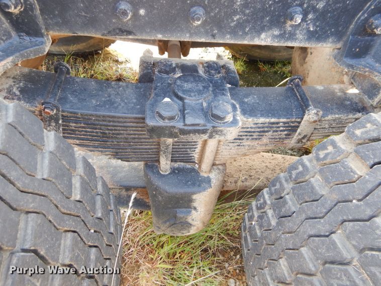 image for item EY9326 1980 Freightliner truck cab and chassis