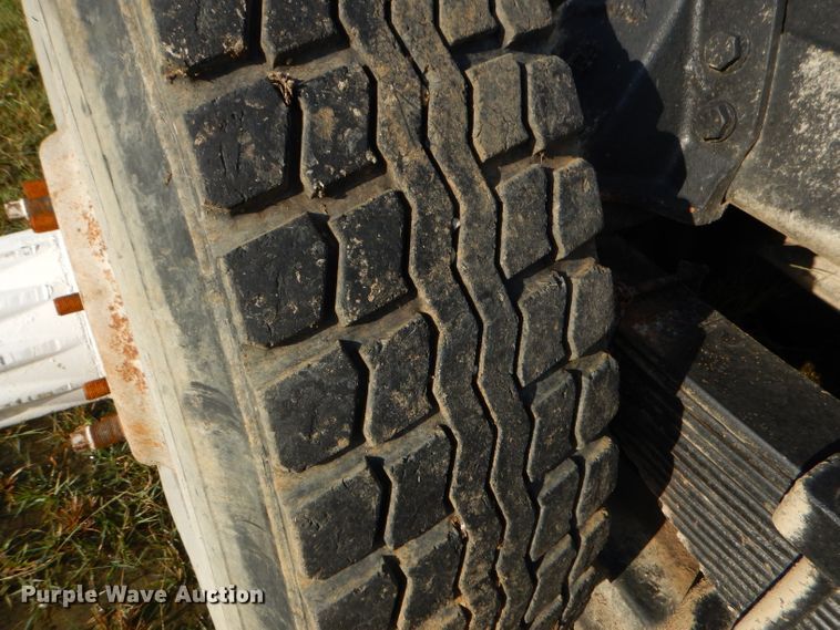 image for item EY9326 1980 Freightliner truck cab and chassis