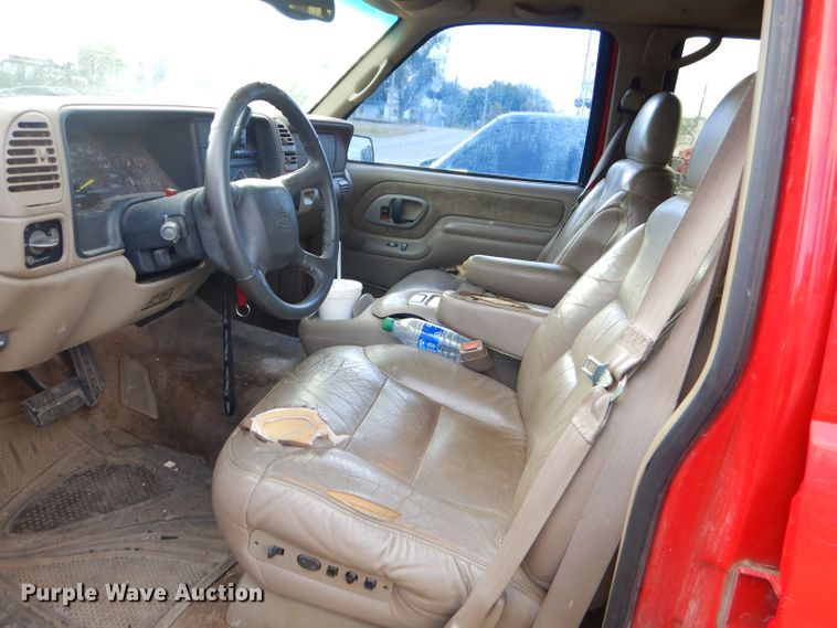 image for item EY9329 1998 Chevrolet Tahoe SUV