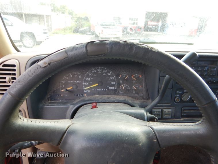 image for item EY9329 1998 Chevrolet Tahoe SUV