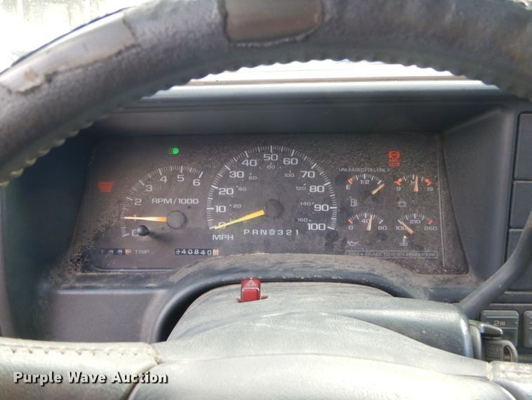 image for item EY9329 1998 Chevrolet Tahoe SUV