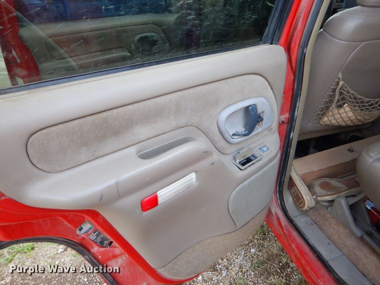 image for item EY9329 1998 Chevrolet Tahoe SUV