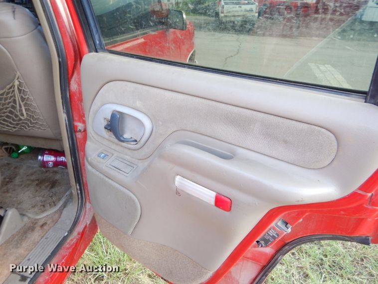 image for item EY9329 1998 Chevrolet Tahoe SUV