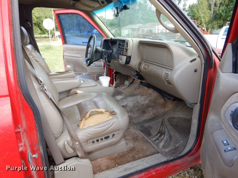 image for item EY9329 1998 Chevrolet Tahoe SUV