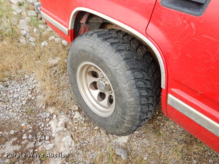 image for item EY9329 1998 Chevrolet Tahoe SUV