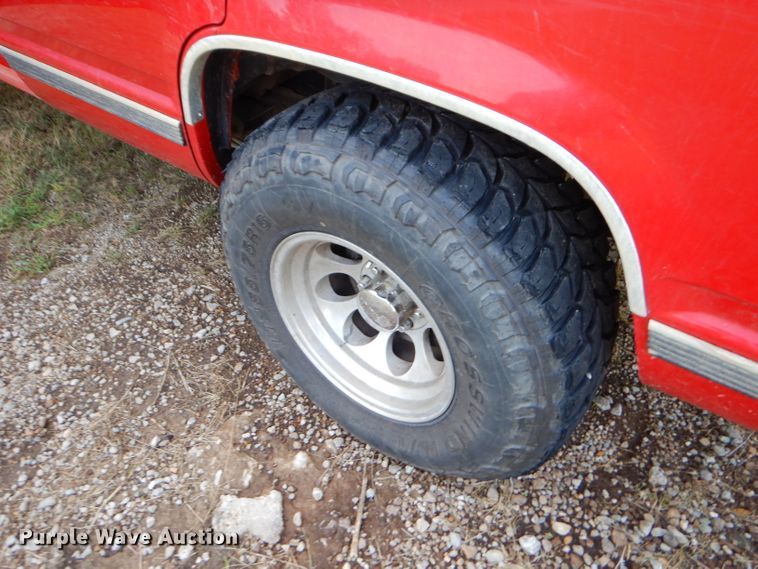 image for item EY9329 1998 Chevrolet Tahoe SUV