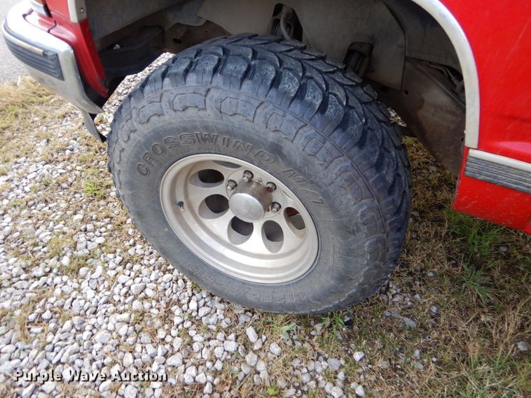 image for item EY9329 1998 Chevrolet Tahoe SUV