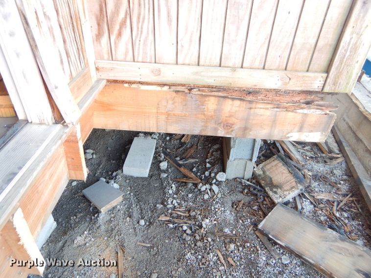 image for item EY9402 Wood storage building