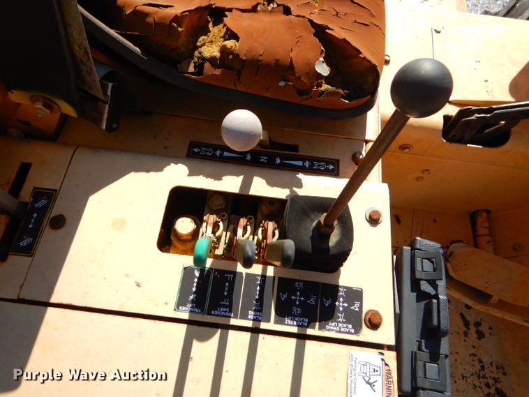 image for item EY9403 1997 Vermeer V3550A trencher