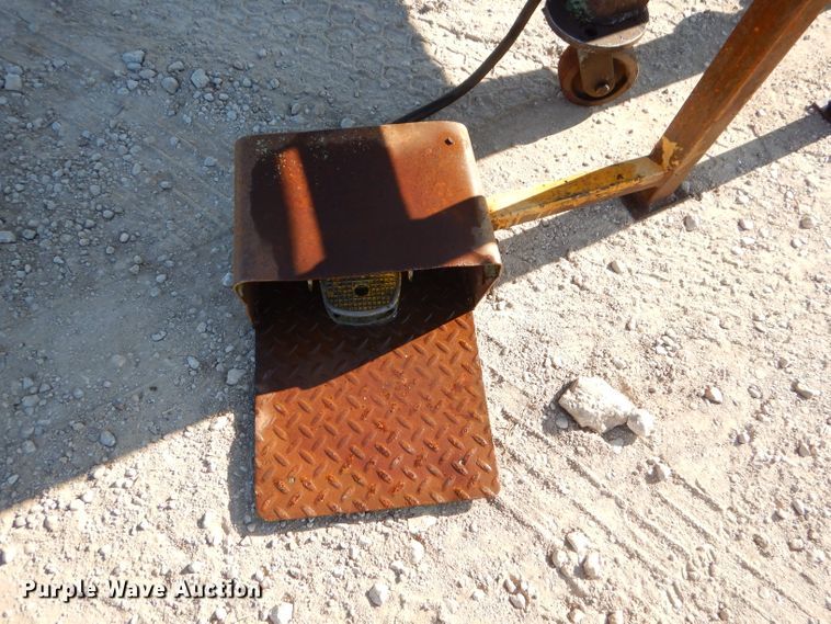 image for item EY9410 Constellation bar and metal shear