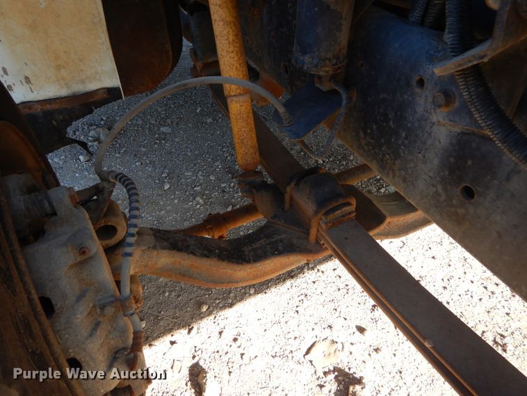 image for item EY9431 1999 International 4700 truck cab and chassis