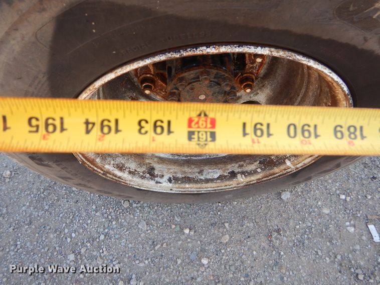 image for item EY9431 1999 International 4700 truck cab and chassis