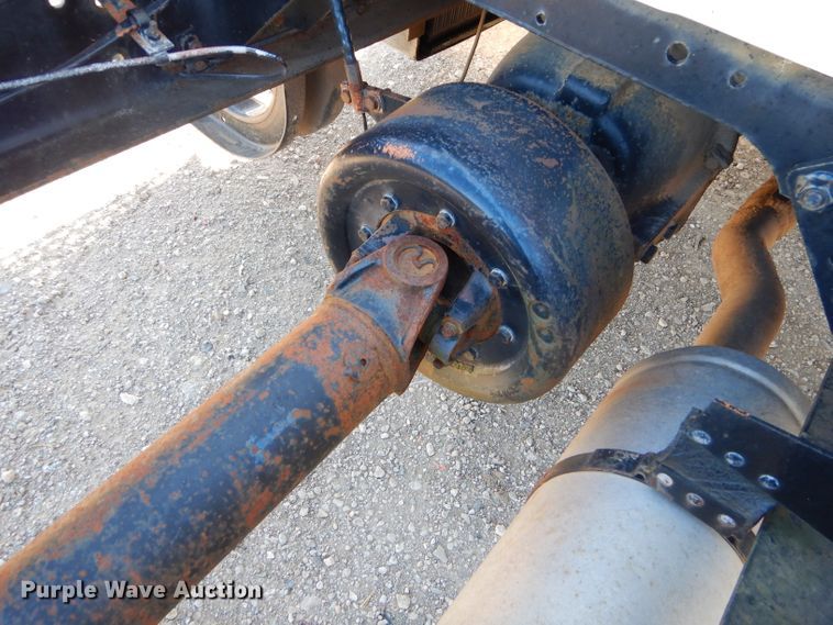 image for item EY9431 1999 International 4700 truck cab and chassis