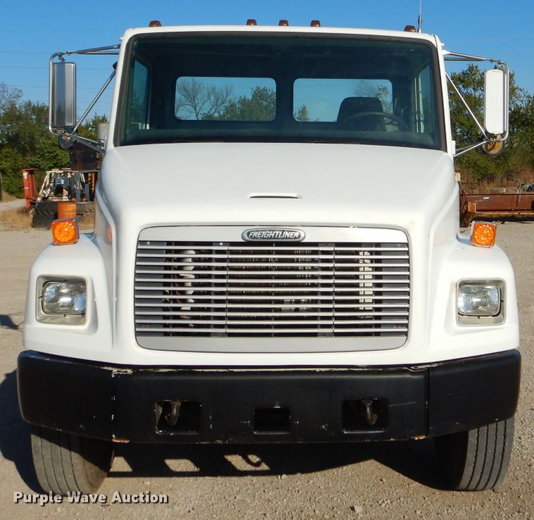 image for item EY9432 1997 Freightliner FL70 truck cab and chassis