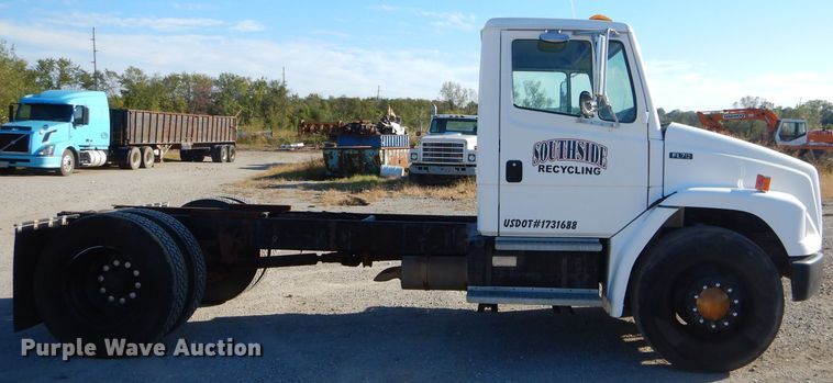 image for item EY9432 1997 Freightliner FL70 truck cab and chassis