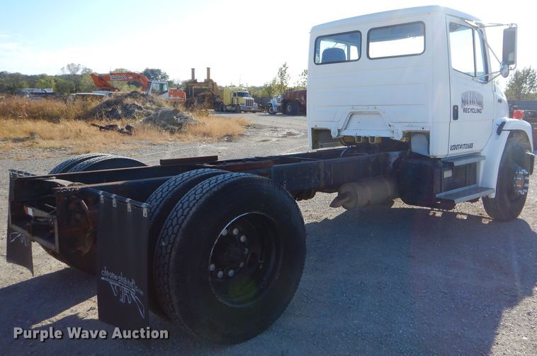 image for item EY9432 1997 Freightliner FL70 truck cab and chassis