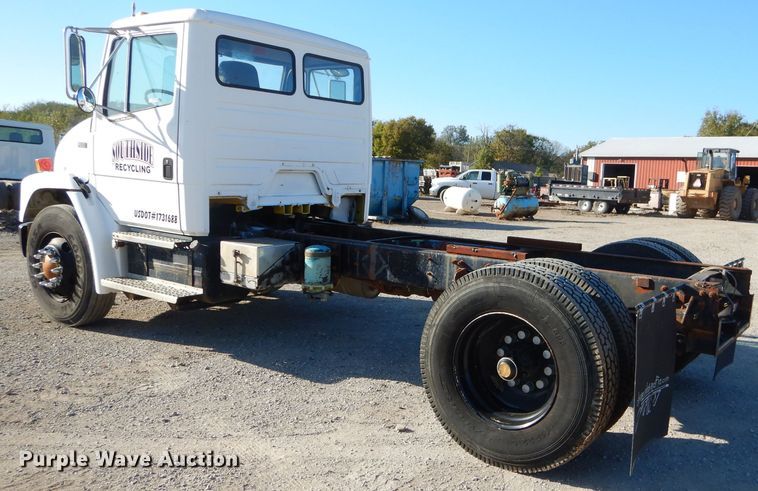 image for item EY9432 1997 Freightliner FL70 truck cab and chassis