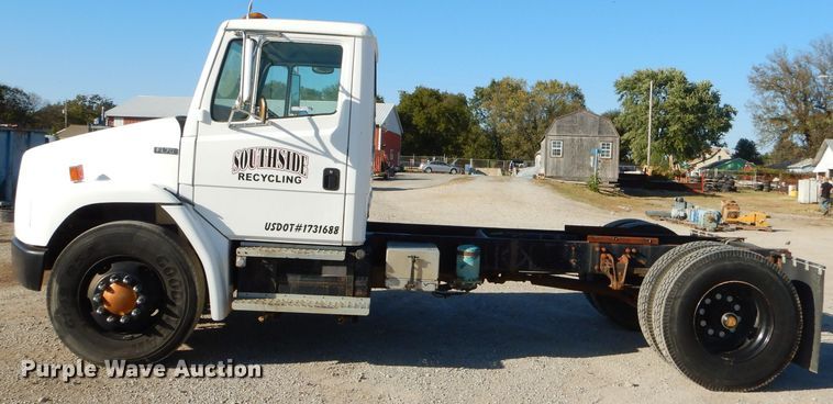 image for item EY9432 1997 Freightliner FL70 truck cab and chassis