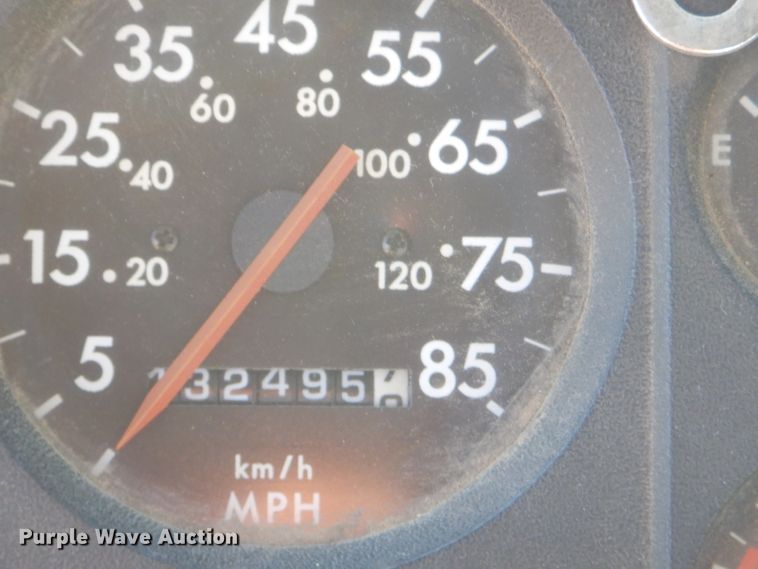 image for item EY9432 1997 Freightliner FL70 truck cab and chassis