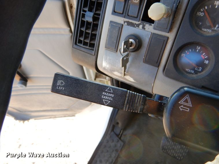 image for item EY9432 1997 Freightliner FL70 truck cab and chassis