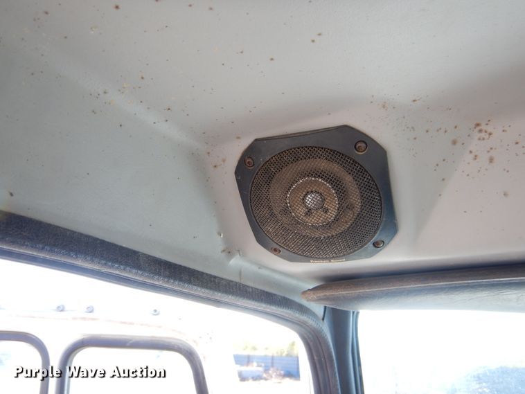 image for item EY9432 1997 Freightliner FL70 truck cab and chassis