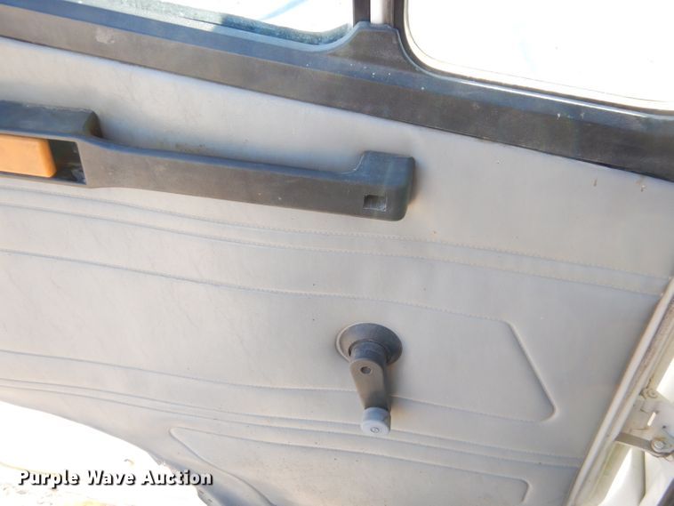 image for item EY9432 1997 Freightliner FL70 truck cab and chassis