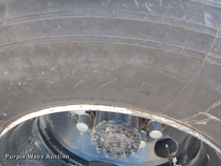 image for item EY9432 1997 Freightliner FL70 truck cab and chassis