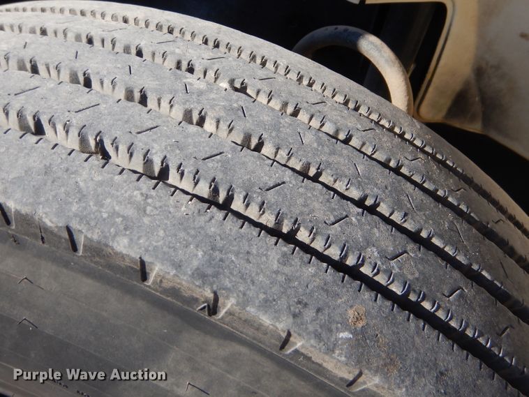 image for item EY9432 1997 Freightliner FL70 truck cab and chassis