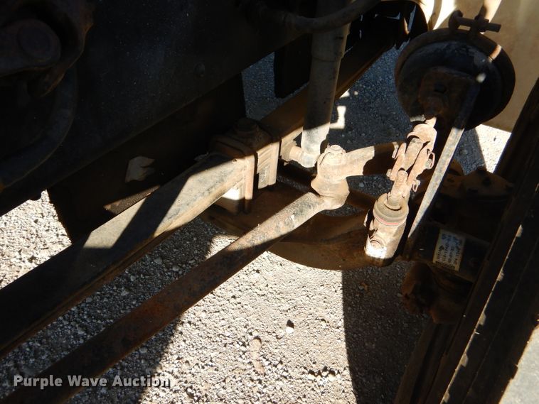 image for item EY9432 1997 Freightliner FL70 truck cab and chassis