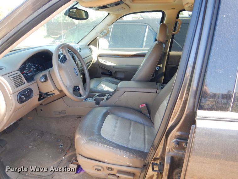 image for item EY9435 2005 Ford Explorer SUV