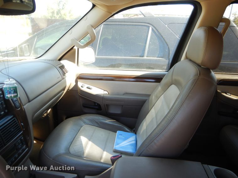 image for item EY9435 2005 Ford Explorer SUV