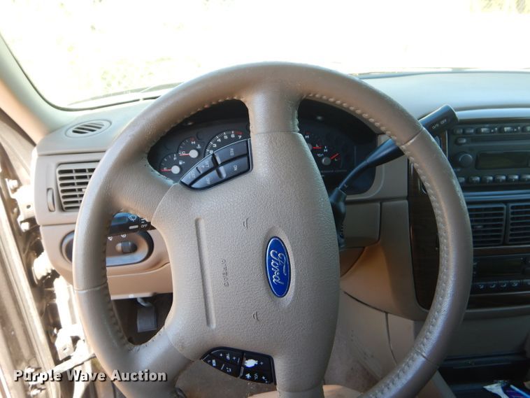 image for item EY9435 2005 Ford Explorer SUV